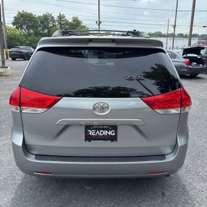 صورة 7 لـ 2012 Toyota SIENNA XLE 8-PASSENGER