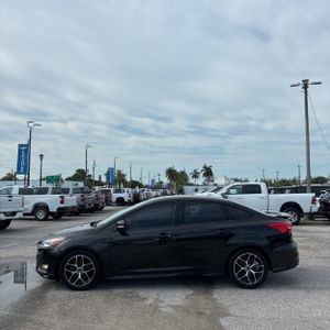 FORD FOCUS SE - 3