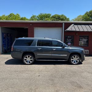 CADILLAC ESCALADE LUXURY - 10