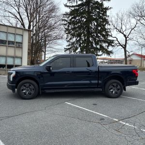 FORD F-150 LIGHTNING LARIAT - 3