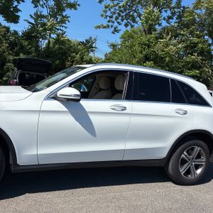 صورة 4 لـ 2022 Mercedes-BENZ GLC