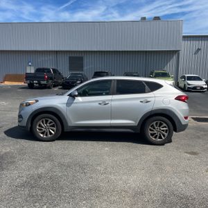 HYUNDAI TUCSON SE - 3