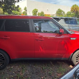 2017 KIA SOUL + 照片 9