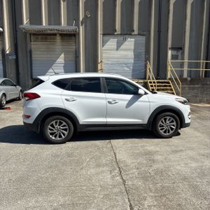 HYUNDAI TUCSON SE - 10