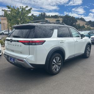 2023 Nissan PATHFINDER SL 照片 8
