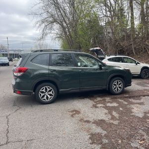 SUBARU FORESTER PREMIUM - 10