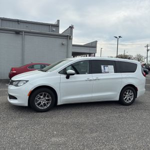 CHRYSLER VOYAGER LX - 3