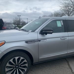 LINCOLN NAVIGATOR RESERVE - 2