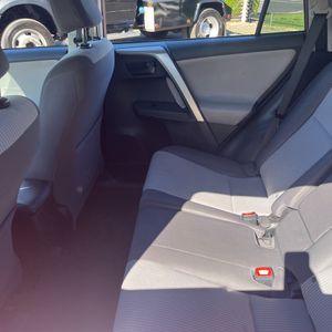 2015 Toyota RAV4 LE 照片 34
