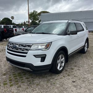 FORD EXPLORER XLT - 1