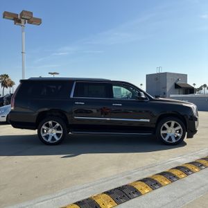 صورة 10 لـ 2020 Cadillac ESCALADE ESV LUXURY