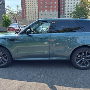 صورة 3 لـ 2024 LAND Rover RANGE ROVER SPORT P400 DYNAMIC SE