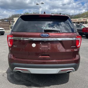 FORD EXPLORER XLT - 7