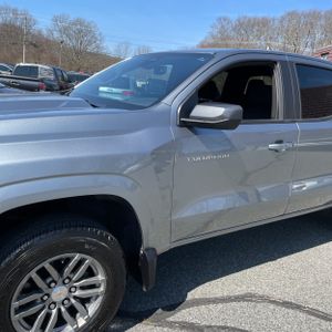 CHEVROLET COLORADO LT - 2