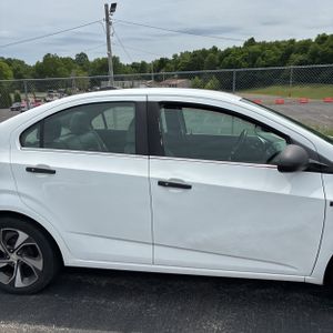 2017 Chevrolet SONIC PREMIER AUTO thumbnail 11