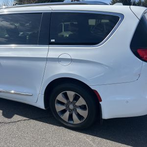 CHRYSLER PACIFICA HYBRID LIMITED - 6