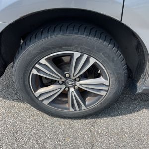 2017 Acura MDX SH-AWD photo 19
