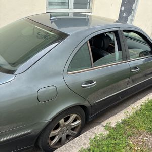 MERCEDES-BENZ E-CLASS - 8