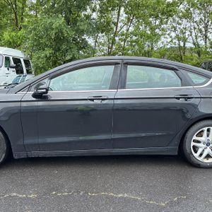 FORD FUSION SE - 4