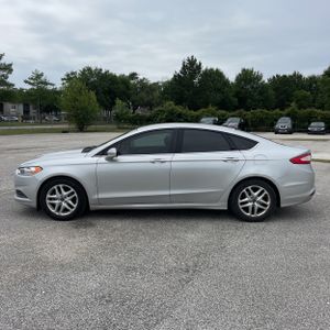 FORD FUSION SE - 3