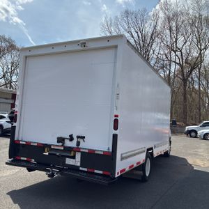 FORD E-350 CUTAWAY - 8