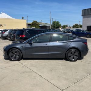 TESLA MODEL 3 BASE - 3