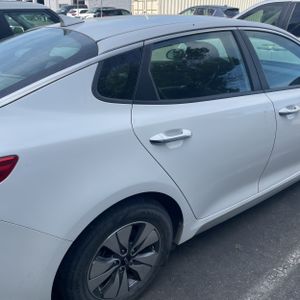 KIA OPTIMA HYBRID PREMIUM - 9