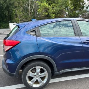 2016 Honda HR-V LX photo 9