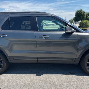 2017 FORD EXPLORER XLT — миниатюра 11
