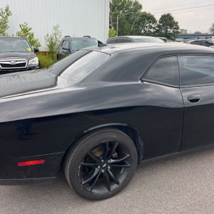 2017 Dodge CHALLENGER SXT PLUS — фото 9