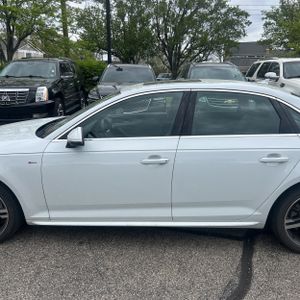 AUDI A4 2.0T PREMIUM - 4