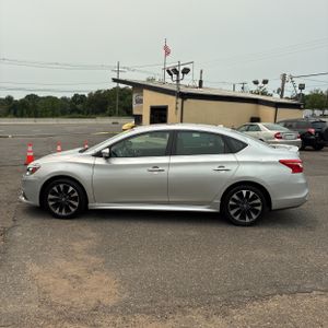 2016 Nissan SENTRA SR photo 3