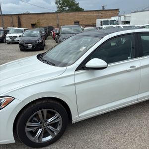 2023 Volkswagen JETTA SE photo 2