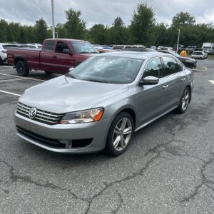 2014 Volkswagen PASSAT 2.0L TDI SE photo 1