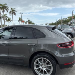 PORSCHE MACAN S - 6