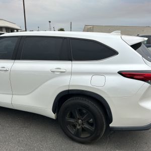 صورة 6 لـ 2021 Toyota HIGHLANDER L