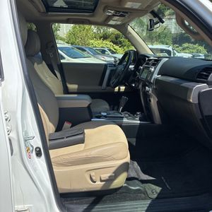 صورة مصغرة 33 لـ 2018 Toyota 4RUNNER SR5 PREMIUM
