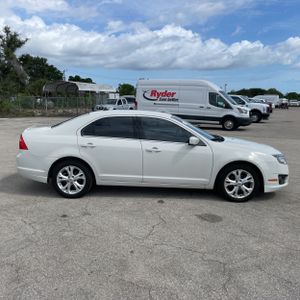 FORD FUSION SE - 10