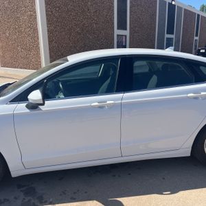 FORD FUSION SE - 4
