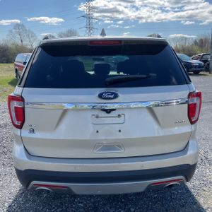 FORD EXPLORER XLT - 7