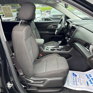 2021 Chevrolet TRAVERSE LS — миниатюра 32