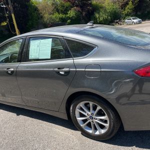FORD FUSION SE - 6