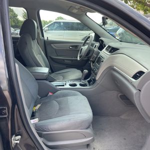 2017 Chevrolet TRAVERSE LS — миниатюра 33
