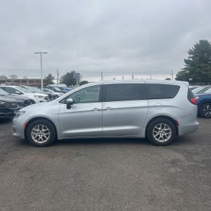 CHRYSLER VOYAGER LX - 3