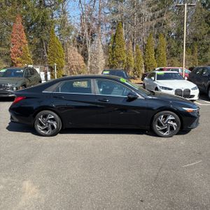 HYUNDAI ELANTRA LIMITED - 10