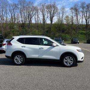 NISSAN ROGUE SV - 10