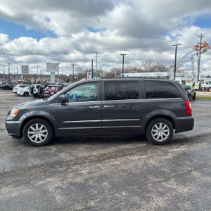 CHRYSLER TOWN AND COUNTRY TOURING - 3