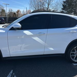 Alfa Romeo Stelvio Sport AWD - 4