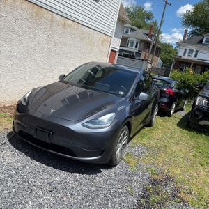 TESLA MODEL Y LONG RANGE - 1