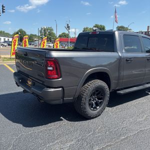2025 RAM 1500 BIG HORN photo 9